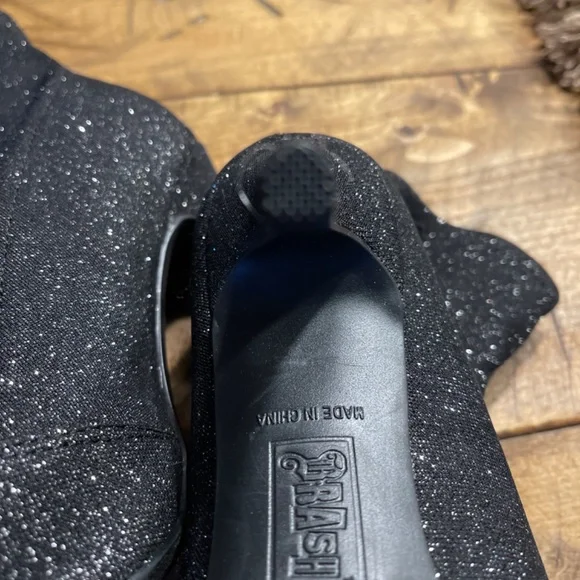 Boots - Picture 3 of 4